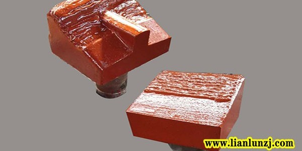 <i style='color:red'>19p04-16</i>破碎機(jī)錘頭磨損原來(lái)是由這些因素引起的？
