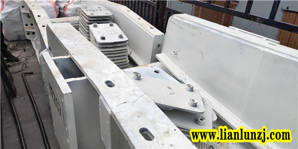 123SDE01?中部槽磨損失效主要是由于哪個部位引起的？